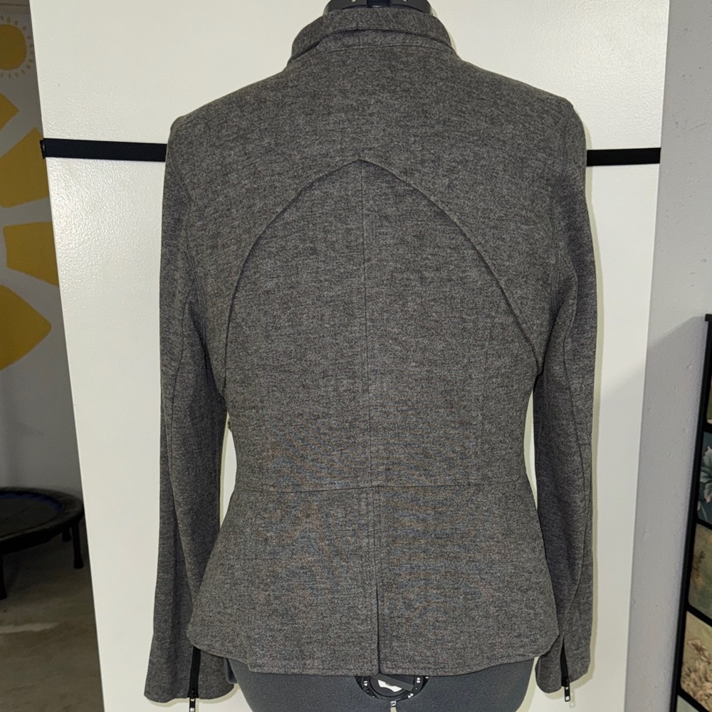 EUC Elegant Women's Charcoal Blazer - Picture 3 of 11
